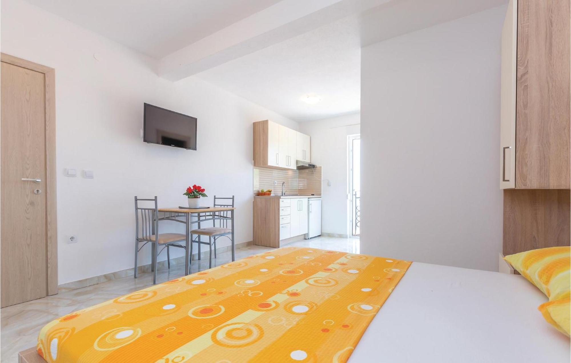 Nice Studio In Krvavica With Kitchen Esterno foto