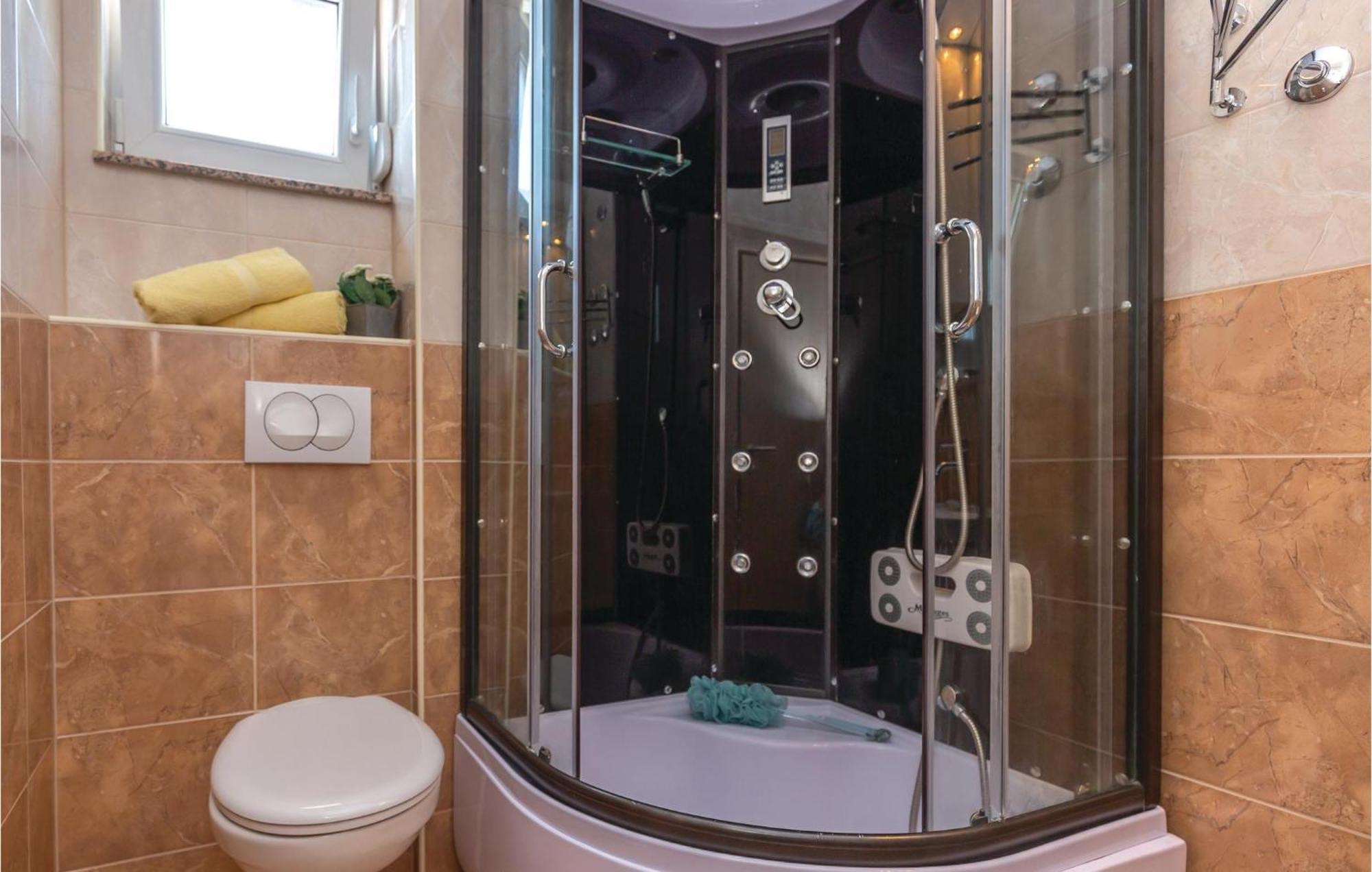 Nice Studio In Krvavica With Kitchen Esterno foto