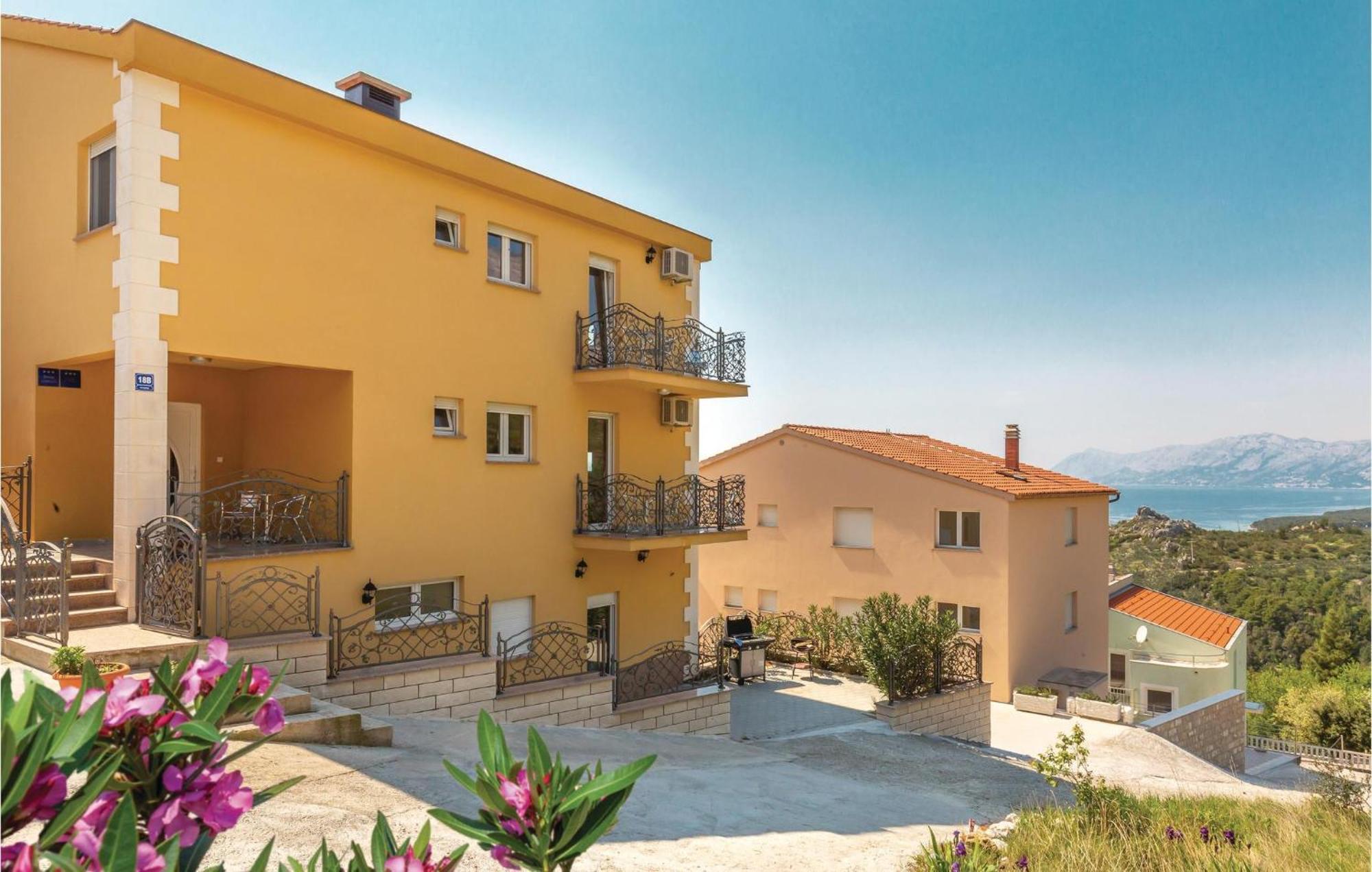 Nice Studio In Krvavica With Kitchen Esterno foto